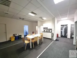 Pronájem kanceláře, Praha - Libeň, 714 m2