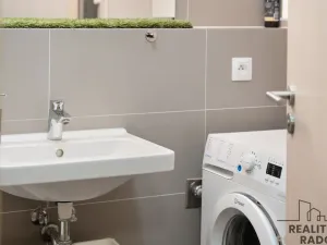 Pronájem bytu 1+kk, Praha - Letňany, Škrábkových, 39 m2