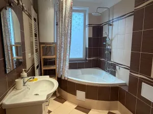 Pronájem bytu 2+1, Karlovy Vary - Rybáře, Šmeralova, 73 m2