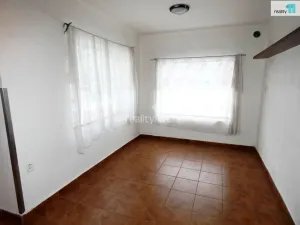Pronájem kanceláře, Říčany, Masarykovo nám., 18 m2