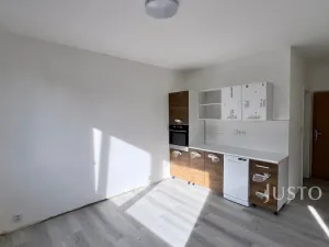 Pronájem bytu 2+kk, Liberec - Liberec VI-Rochlice, Broumovská, 38 m2