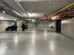 Pronájem garážového stání, Praha - Smíchov, Pod Barvířkou, 16 m2