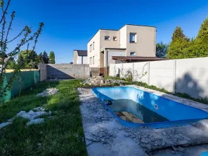 Dražba bytu 4+1, Radonice, Zápská, 108 m2