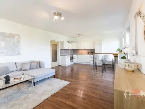 Prodej bytu 2+kk, Praha - Štěrboholy, Andersenova, 65 m2