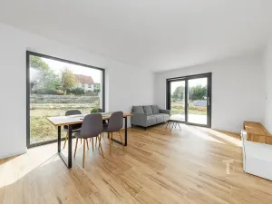 Prodej rodinného domu, Černovice, 200 m2