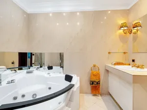Prodej bytu 2+1, Praha - Staré Město, Anenská, 110 m2