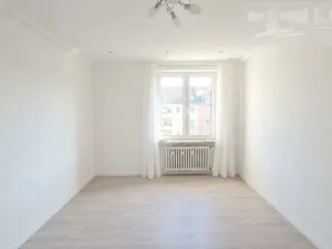 Pronájem bytu 2+1, Praha, Lounských, 57 m2