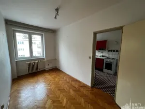 Pronájem bytu 3+1, Praha - Podolí, Dvorecká, 68 m2