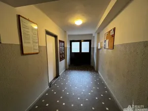 Pronájem bytu 3+1, Praha - Podolí, Dvorecká, 68 m2