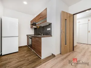 Pronájem bytu 2+kk, Praha - Kobylisy, Chabařovická, 47 m2