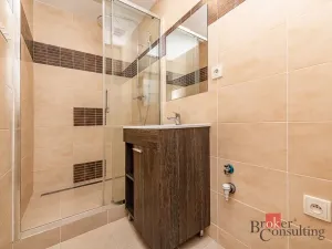 Pronájem bytu 2+kk, Praha - Kobylisy, Chabařovická, 47 m2