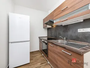 Pronájem bytu 2+kk, Praha - Kobylisy, Chabařovická, 47 m2