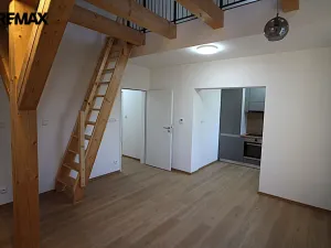 Pronájem bytu 2+kk, Chrastava, náměstí 1. máje, 71 m2