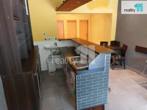Pronájem komerční nemovitosti, Karlovy Vary - Dvory, Chebská, 34 m2