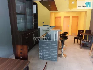 Pronájem komerční nemovitosti, Karlovy Vary - Dvory, Chebská, 34 m2