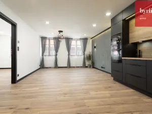 Prodej bytu 3+kk, Opava, Kolářská, 84 m2