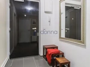 Pronájem bytu 1+kk, Praha, Švédská, 43 m2