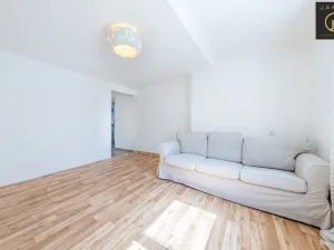 Prodej bytu 2+1, Unhošť, Komenského, 48 m2
