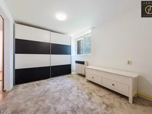 Prodej bytu 2+1, Unhošť, Komenského, 48 m2