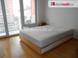 Pronájem bytu 1+kk, Praha - Strašnice, Názovská, 35 m2