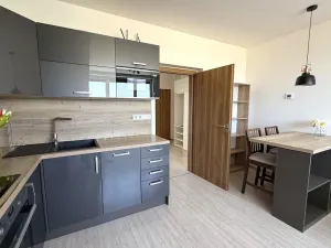 Pronájem bytu 2+kk, Brno - Židenice, Letní, 56 m2