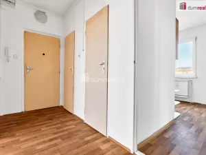 Prodej bytu 3+1, Ostrov, Májová, 69 m2