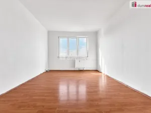 Prodej bytu 3+1, Ostrov, Májová, 69 m2