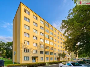 Prodej bytu 3+1, Ostrov, Májová, 69 m2