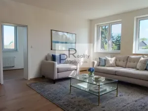 Prodej bytu 2+kk, Hevlín, 77 m2