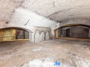 Pronájem skladu, Praha - Smíchov, Preslova, 226 m2