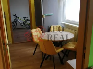 Prodej bytu 3+1, Rožnov pod Radhoštěm, Valašská, 60 m2