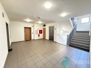 Pronájem bytu 2+kk, České Budějovice, U Lučního jezu, 57 m2