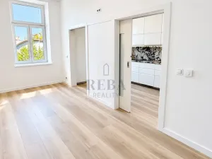 Prodej bytu 2+1, Karlovy Vary, náměstí Dr. M. Horákové, 52 m2