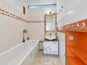 Prodej bytu 3+1, Praha - Prosek, Lovosická, 67 m2