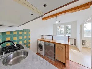 Prodej bytu 3+1, Praha - Prosek, Lovosická, 67 m2