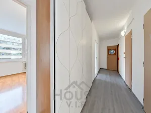 Prodej bytu 3+1, Praha - Prosek, Lovosická, 67 m2