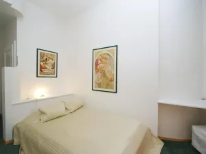 Pronájem bytu 3+kk, Praha - Nové Město, Odborů, 80 m2