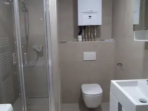 Pronájem bytu 2+kk, Praha - Karlín, Pobřežní, 50 m2