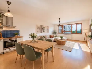 Prodej bytu 3+kk, Roztoky, Tyršovo nám., 79 m2