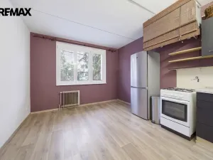Prodej bytu 1+1, Karlovy Vary - Dvory, Chebská, 33 m2