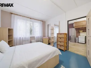 Prodej bytu 1+1, Karlovy Vary - Dvory, Chebská, 33 m2