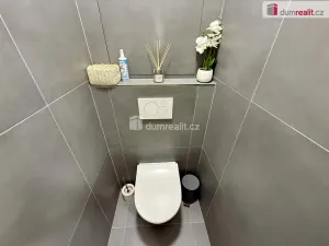 Pronájem bytu 2+kk, Kralupy nad Vltavou - Lobeček, nám. Mládežníků, 38 m2