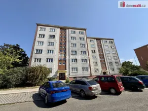 Pronájem bytu 2+kk, Kralupy nad Vltavou - Lobeček, nám. Mládežníků, 38 m2