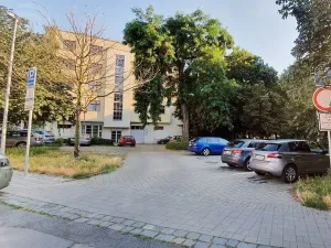 Pronájem garážového stání, Praha - Michle, Magistrů, 20 m2