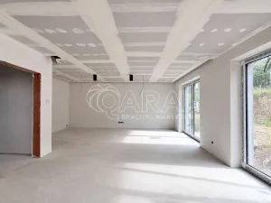 Prodej rodinného domu, Kamenice - Ládví, Benešovská, 159 m2