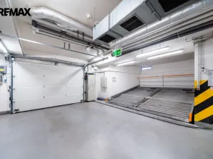 Prodej garážového stání, Praha, Herlíkovická, 14 m2