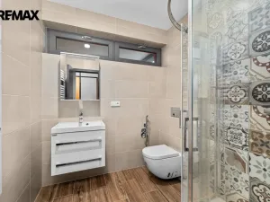 Prodej vícegeneračního domu, Praha - Křeslice, Ibišková, 304 m2