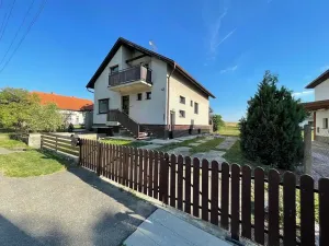 Pronájem rodinného domu, Bříšťany, 230 m2