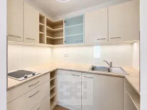 Pronájem bytu 2+kk, Praha - Hloubětín, Slévačská, 48 m2