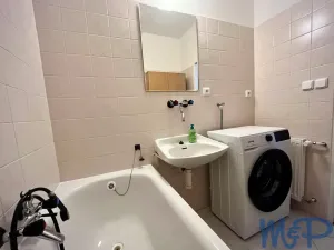 Pronájem bytu 1+kk, Jihlava, Benešova, 37 m2